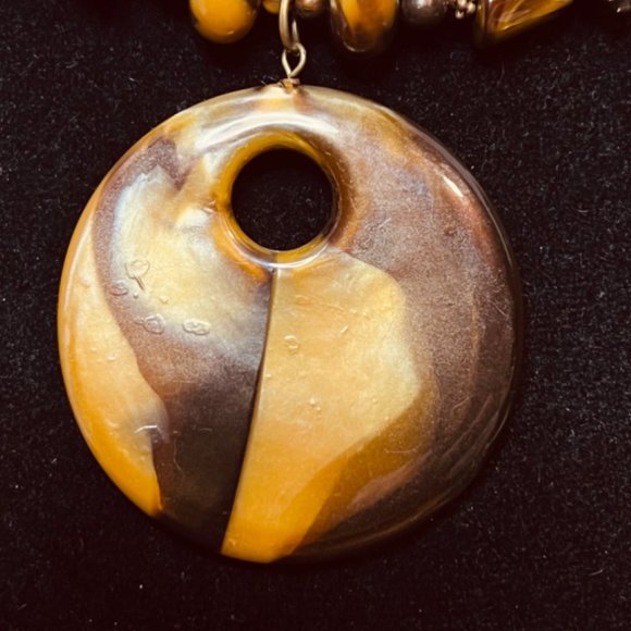 Gold Tone Memory Wire Necklace With Chunky Brown Beads (4129) - Picture 2 of 5